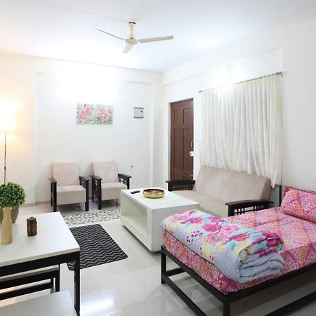 Qualtems Guest House-With Ac Options Bangalore Exterior foto